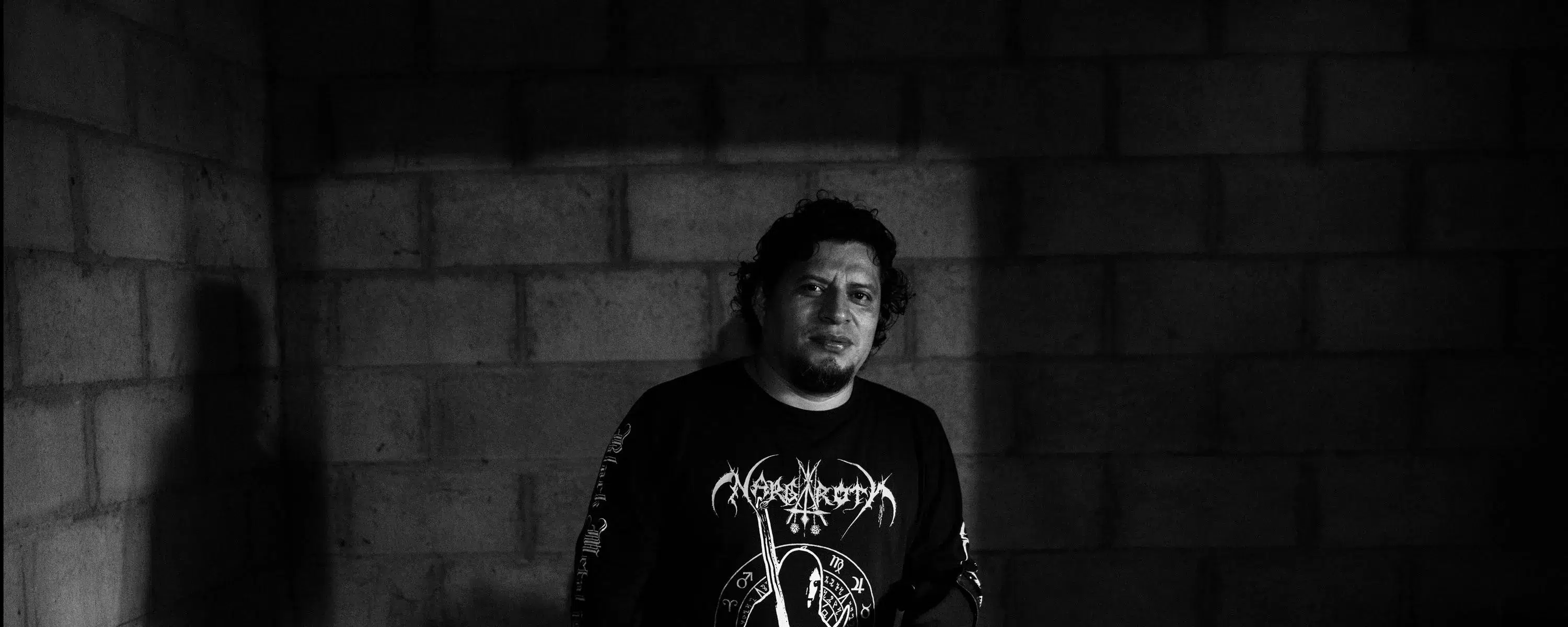 “My legs are dead and the police didn’t believe me, they jailed me in Izalco” — “Tengo las piernas muertas y la Policía no me creyó, me encarcelaron en Izalco”