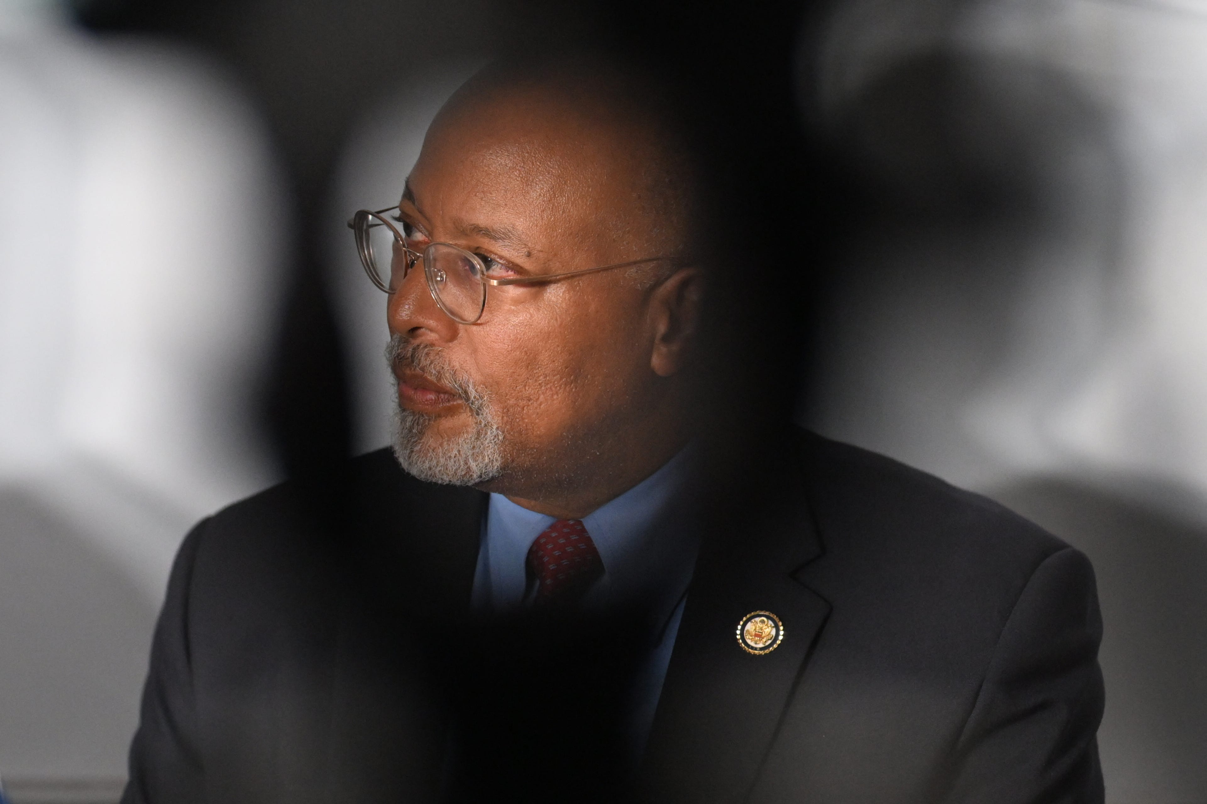 Dem Reps Aren’t Done Pushing for Kilmar Abrego Garcia — Legisladores demócratas no cesan en su defensa de Kilmar Abrego Garcia