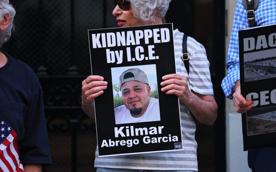 Trump team wanted ‘gentleman’ Kilmar Abrego Garcia safely returned to US, emails show. Then the case made headlines — El equipo de Trump quería que el “caballero” Kilmar Abrego García regresara sano y salvo a EE. UU., revelan correos electrónicos. Luego el caso acaparó los titulares