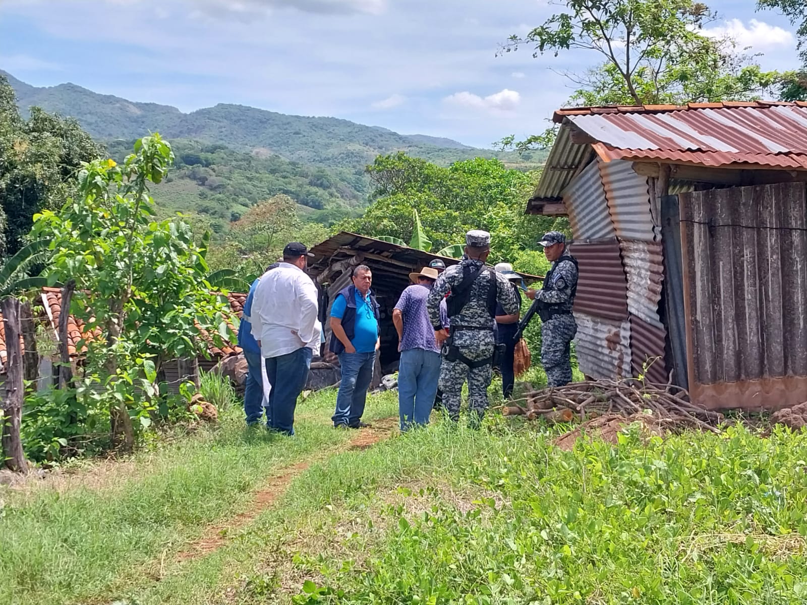 Court Halts El Bosque Community Eviction — Juzgado deja sin efecto desalojo en comunidad El Bosque