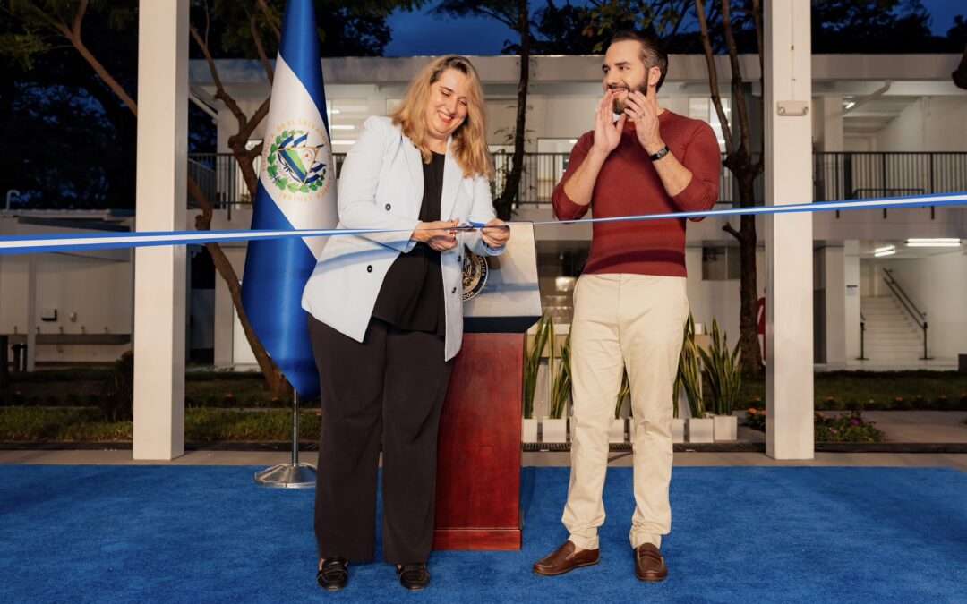 Bukele Launches “Two Schools a Day” Program, Admits Failure to Renovate 1,000 Annually — Bukele lanza programa “Dos escuelas por día” y acepta que no lograron remodelar mil al año