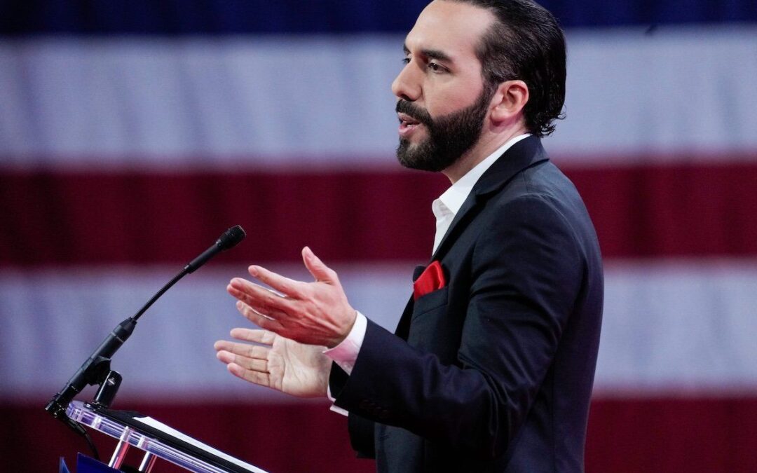 Small Country Big Story: El Salvador and the appeal of the “world’s coolest dictator” — Un país pequeño, una gran historia: El Salvador y el atractivo del “dictador más cool del mundo”