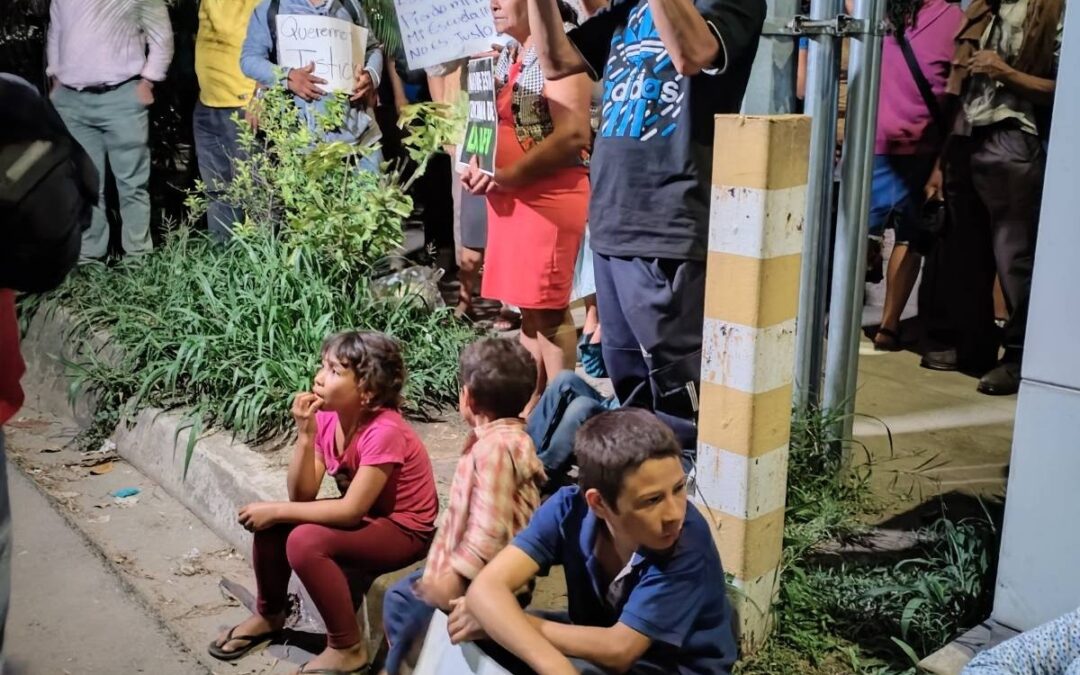 El Bosque Cooperative Leaders Arrested Amidst Peaceful Sit-in — Capturan a líderes de Cooperativa El Bosque en medio de plantón pacífico