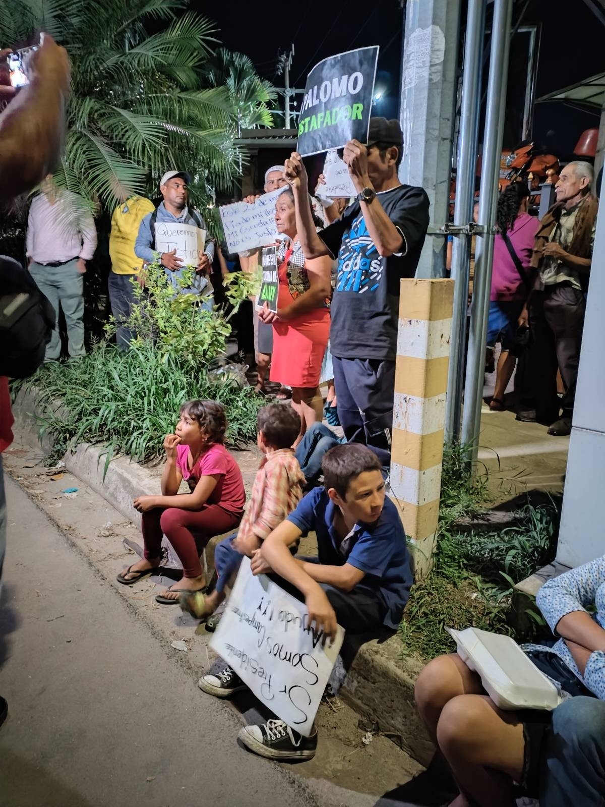 El Bosque Cooperative Leaders Arrested Amidst Peaceful Sit-in — Capturan a líderes de Cooperativa El Bosque en medio de plantón pacífico