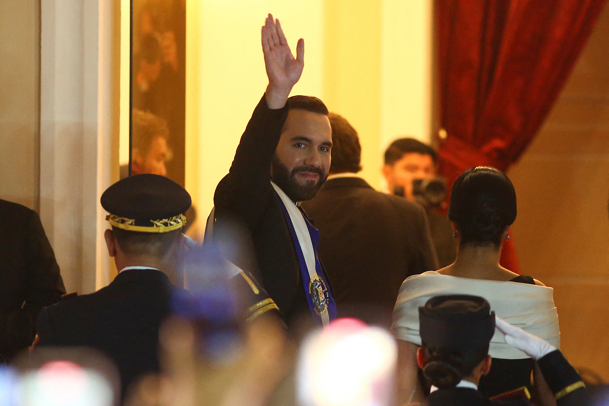 Why El Salvador’s Bukele is doubling down on repression — Por qué Bukele, en El Salvador, redobla la represión