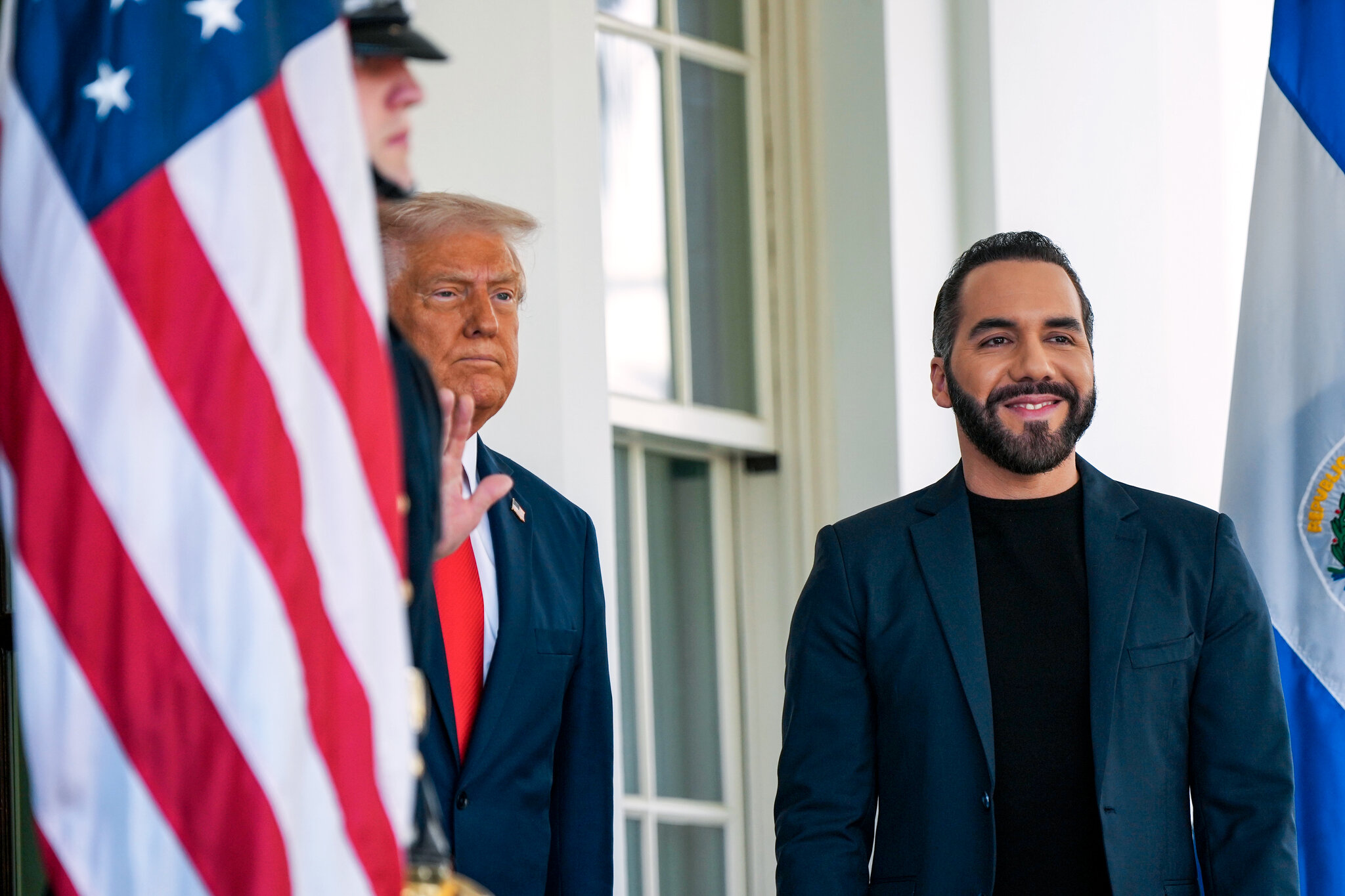 Why Is Trump Returning MS-13 Leaders to El Salvador? 5 Takeaways From the Times Investigation — ¿Por qué Trump devuelve a los líderes de MS-13 a El Salvador? Cinco claves de la investigación de The New York Times