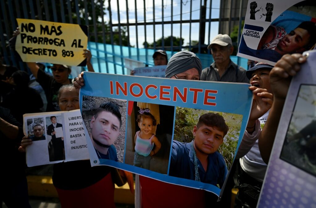 Activists Demand End to Prolonged Pretrial Detention in El Salvador — Activistas piden fin de detención provisional prolongada en El Salvador