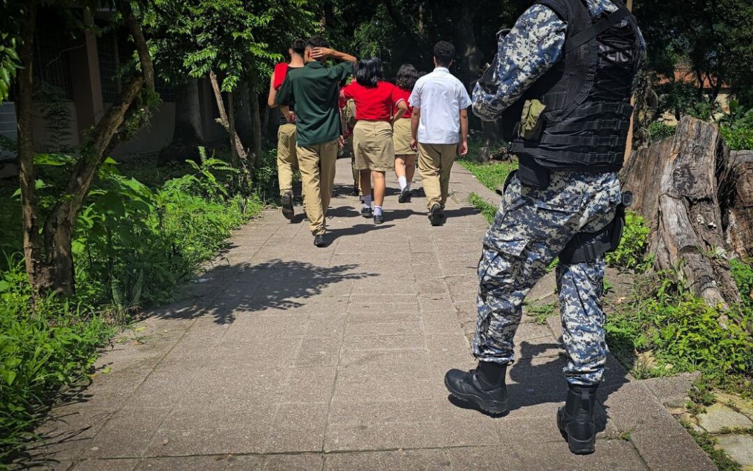 Attorney: Some of the 40 Arrested Students Could Be Innocent — Podrían haber inocentes entre los 40 estudiantes capturados, señala abogado