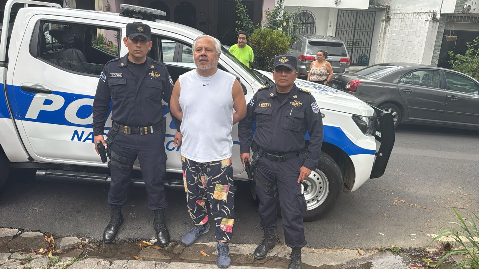 Clampdown on Dissent: The Rising Tide in El Salvador — Represión de la disidencia: la creciente ola autoritaria en El Salvador