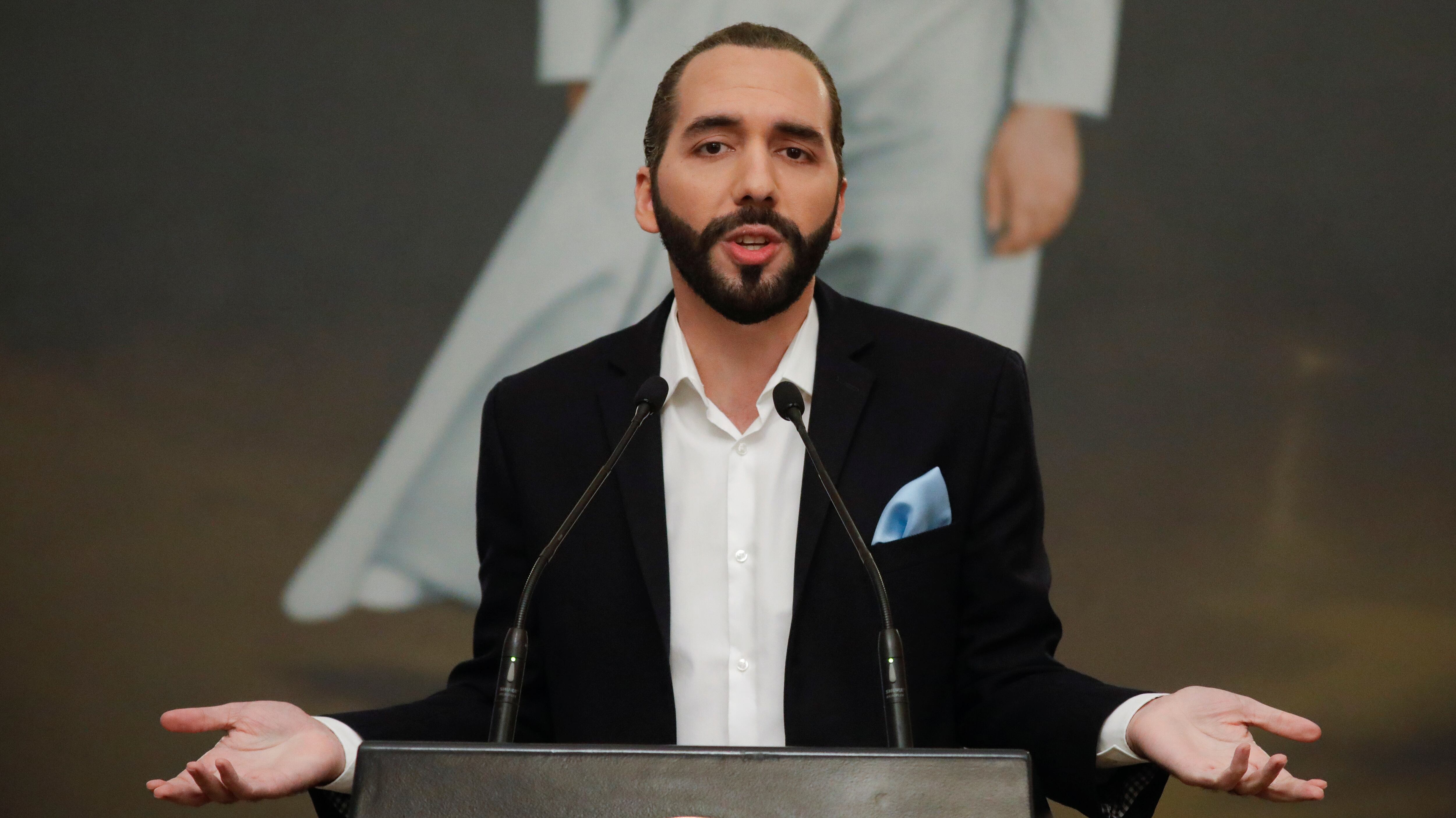 Government Narrative Fails to Resonate With Public, Say Specialists — Narrativa del GOES no logra resonar en la población, dicen especialistas
