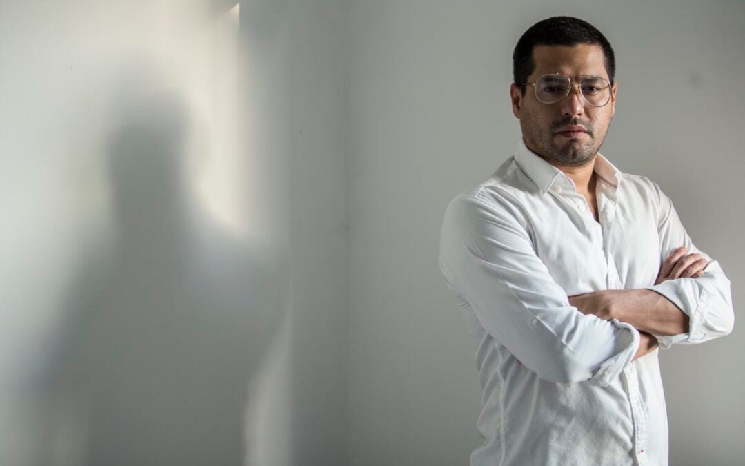 Óscar Martínez, Salvadoran Journalist: “The ‘Bukele Model’ Essentially Boils Down to One Essential Rule: All Power in One Man” — Óscar Martínez, periodista salvadoreño: “El ‘modelo Bukele’ básicamente consiste en una regla esencial: todo el poder en un hombre”