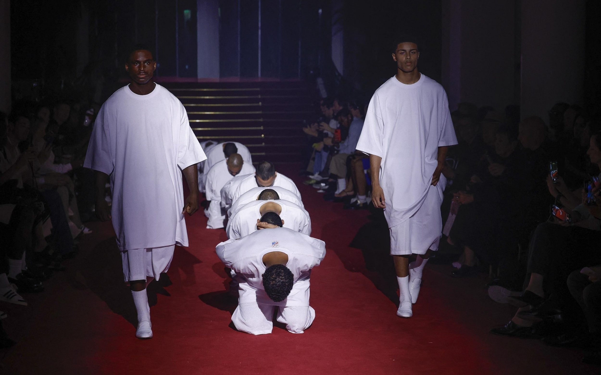 El Salvador president threatens to send imprisoned gangsters to Paris Fashion Week — El presidente de El Salvador amenaza con enviar a pandilleros encarcelados a Paris Fashion Week