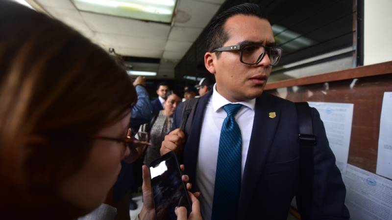 Prosecutor Accusing Ruth López Is Son of Presidential General Staff Chief — El fiscal que acusa a Ruth López es el hijo del jefe del Estado Mayor Presidencial