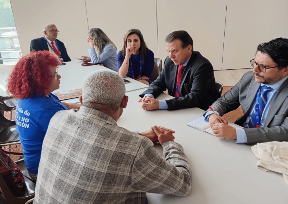 Firing of Over 450 Salvadoran Unionists Denounced Before ILO — Denuncian el despido de más de 450 sindicalistas de El Salvador ante la OIT