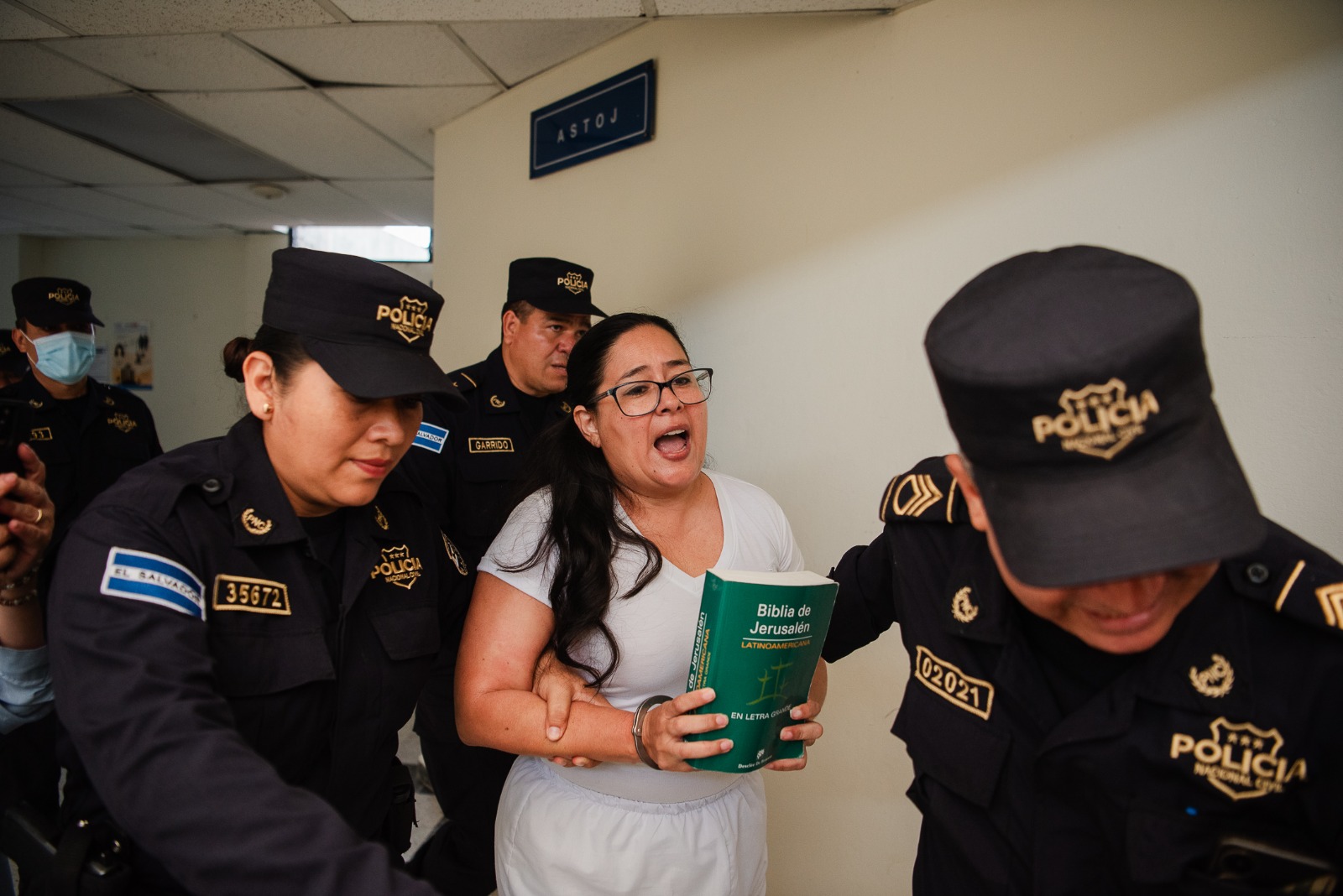 “I am a political prisoner.” Court Orders Ruth López to Remain in Custody — “Soy una presa política”. Juzgado ordena que Ruth López permanezca detenida