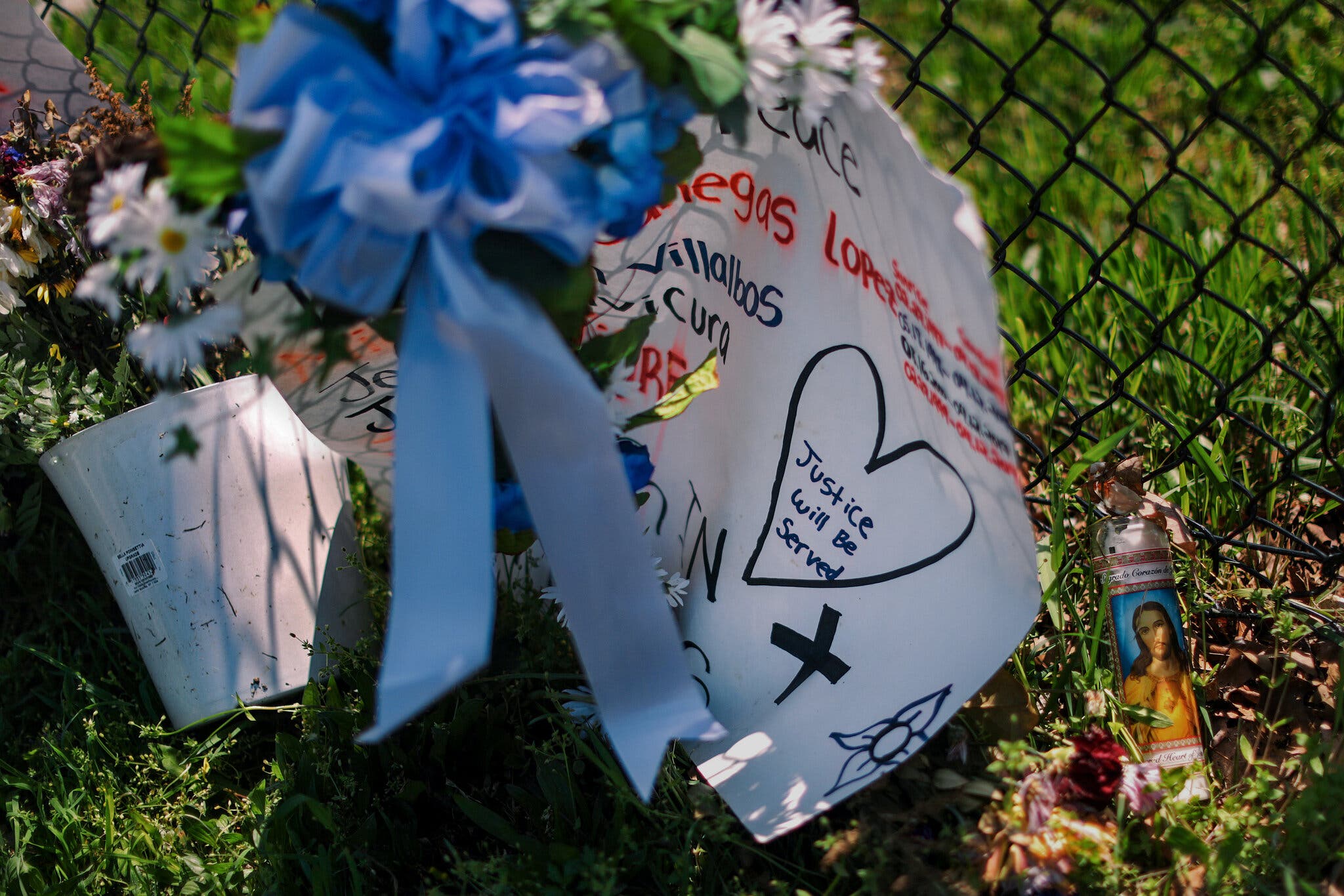 Trump Vowed to Dismantle MS-13. His Deal With Bukele Threatens That Effort. — Trump prometió desmantelar a la MS-13. Su acuerdo con Bukele amenaza ese esfuerzo.