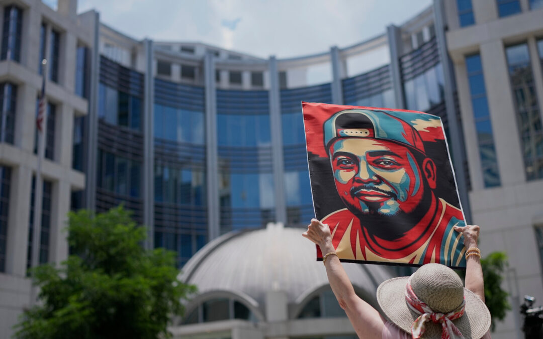 Trump’s Task Force Sought to Clear an MS-13 Leader While Pursuing Abrego Garcia — El equipo de Trump buscó exonerar a un cabecilla de la MS-13 mientras perseguía a Abrego Garcia