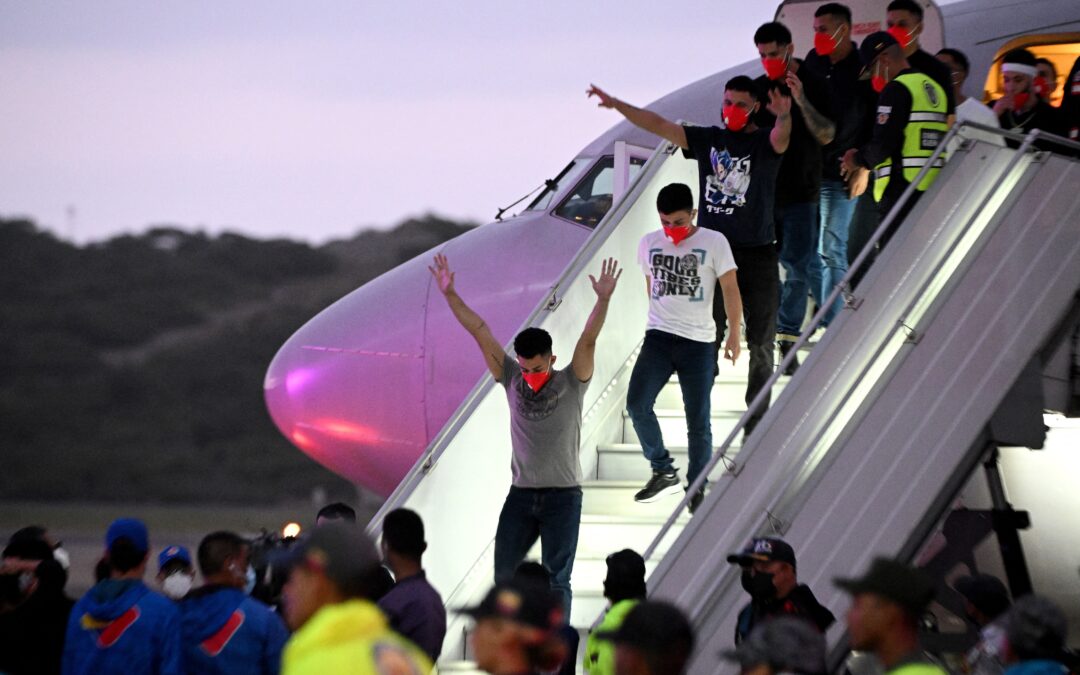 “They Abducted Us”: First Testimonies Surface from Venezuelans Freed in Prisoner Swap — “Nos secuestraron”, surgen primeros testimonios de venezolanos liberados en canje
