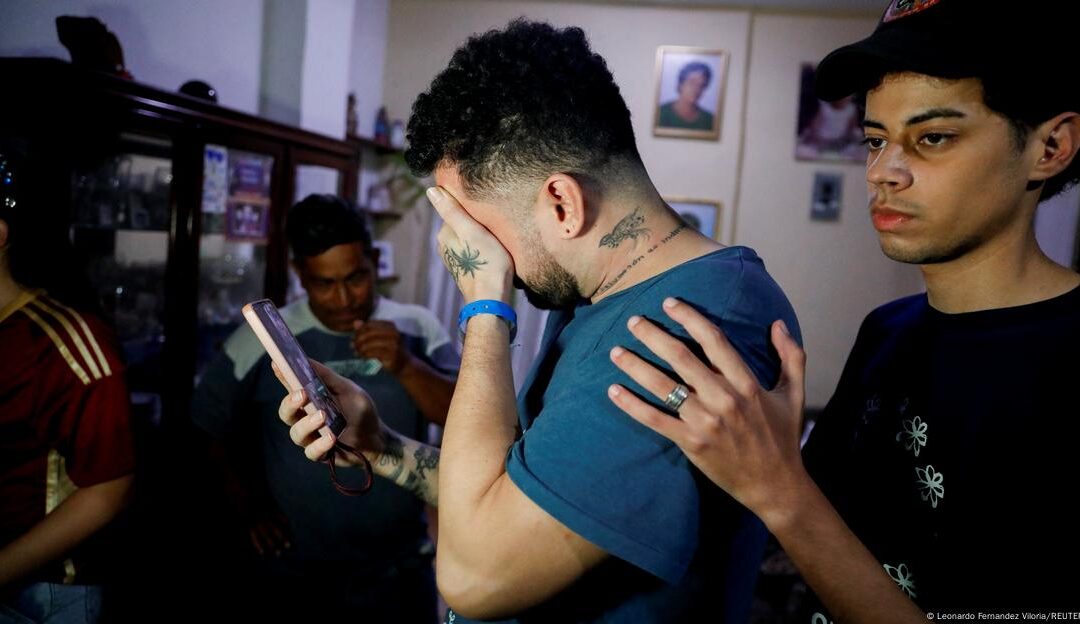 Venezuela says US migrants were tortured in El Salvador — Venezuela denuncia que migrantes enviados por Estados Unidos fueron torturados en El Salvador