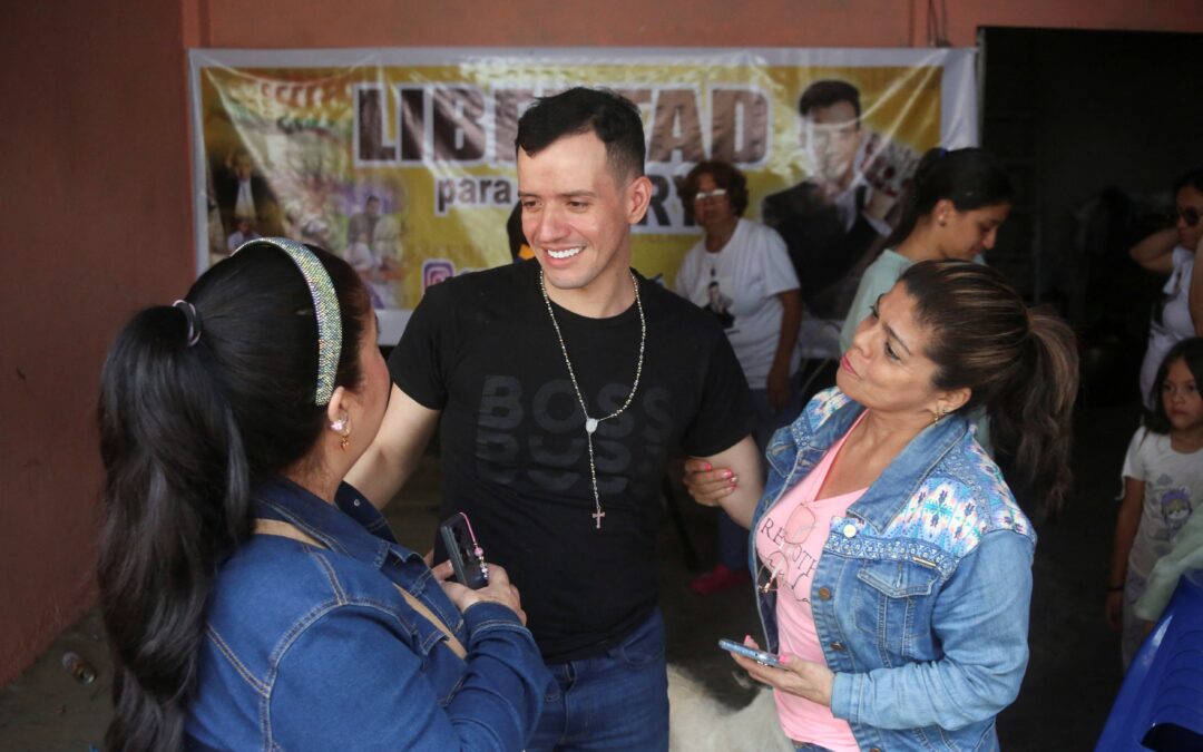 Venezuelan makeup artist returns home, describes torture during El Salvador detention — Maquillador venezolano regresa a casa y denuncia torturas durante su detención en El Salvador