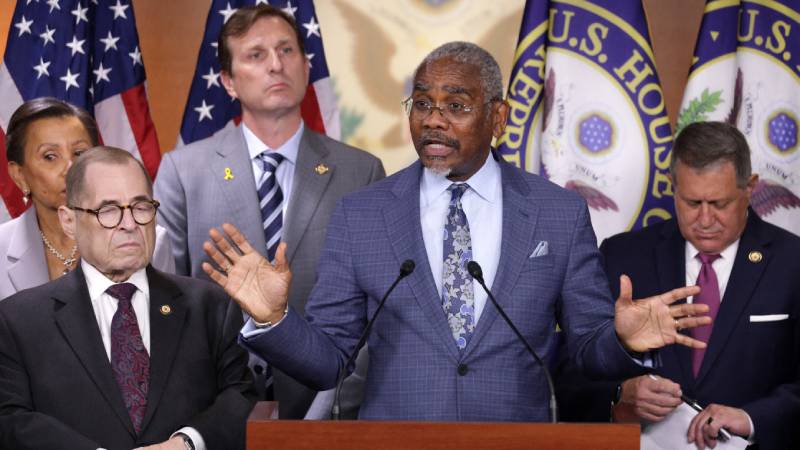 U.S. Congressman Troubled by Cristosal’s Exile — Congresista de EE.UU. preocupado por exilio de Cristosal