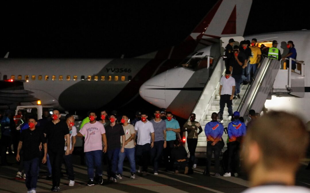 Chavismo Claims Trump and Maduro Sidelined Bukele in Migrant Swap Negotiations — Chavismo afirma que Trump y Maduro dejaron fuera de negociaciones a Bukele en canje de migrantes
