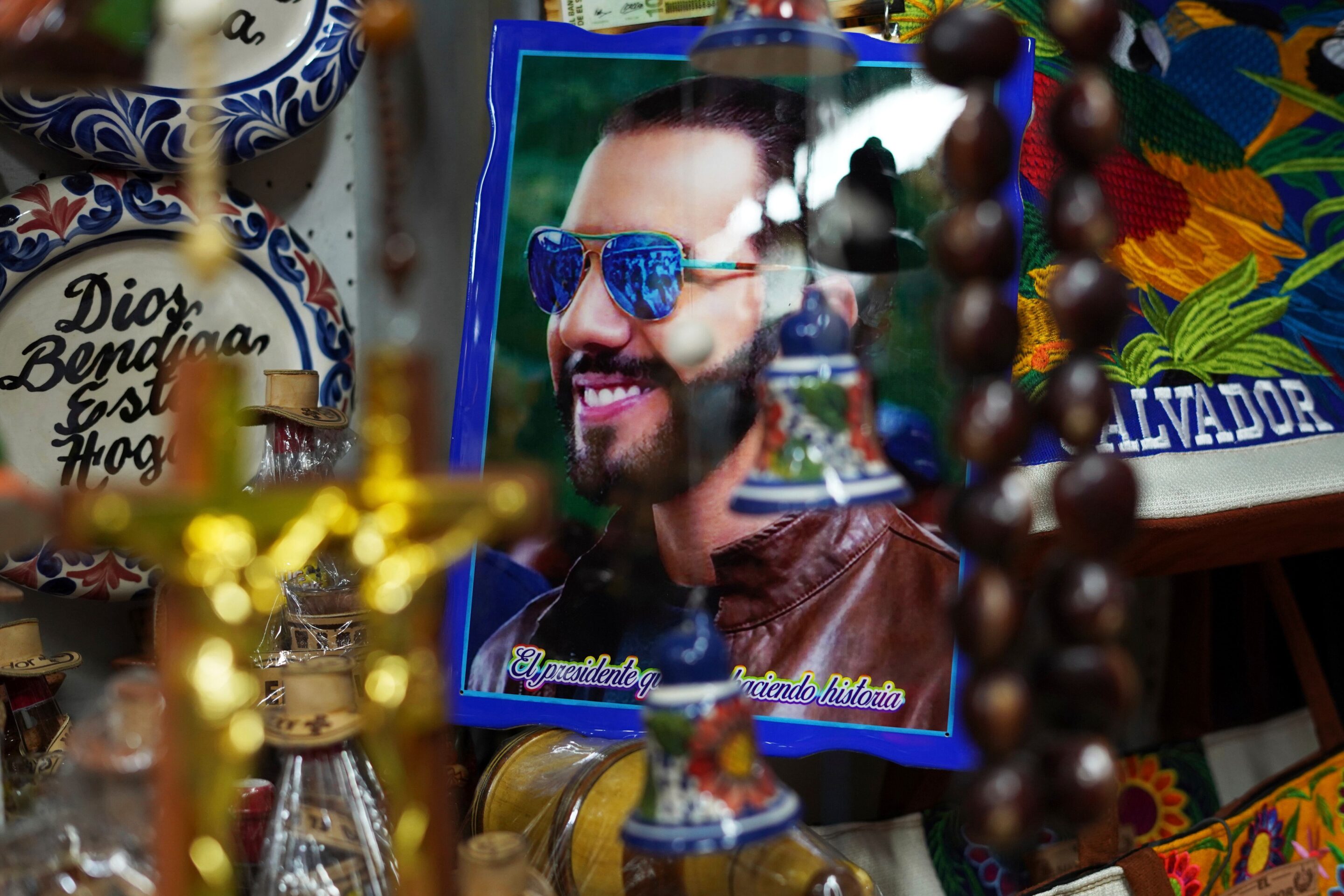 Trump’s Man in El Salvador — El hombre de Trump en El Salvador  