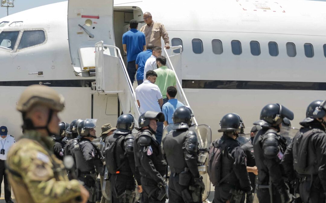 Lawsuit Planned at International Criminal Court Against Salvadoran State Over Venezuelans Held in CECOT — Alistan demanda ante Corte Penal Internacional contra el Estado salvadoreño por venezolanos en el CECOT