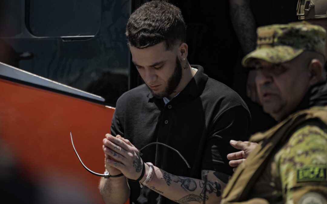 Bukele Hands Over “All” Venezuelan Prisoners in El Salvador — Bukele entrega “todos” los venezolanos presos en El Salvador