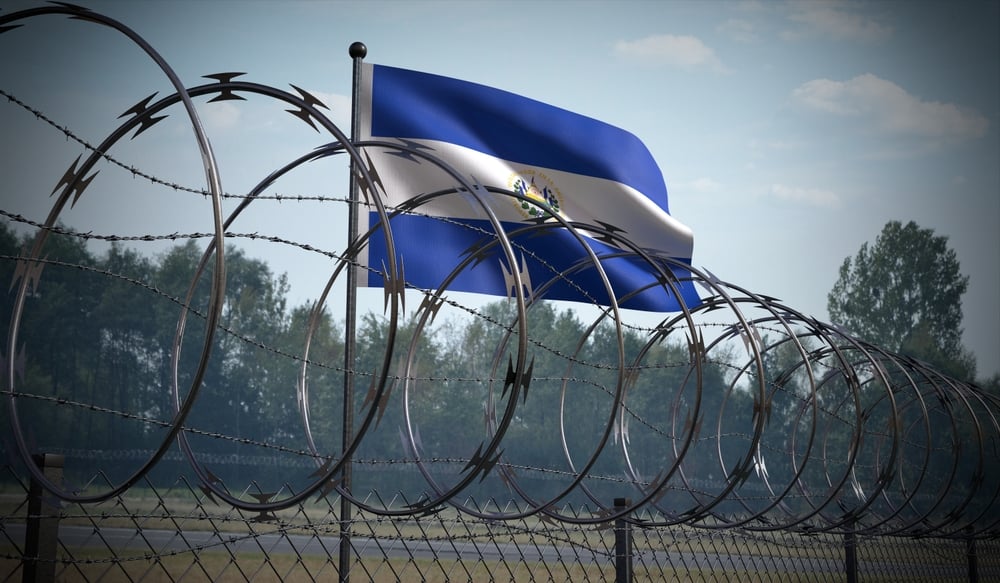 Bukele: Does the Strongman Show Weakness When Imprisoning Critics? — Bukele: ¿El hombre fuerte demuestra debilidad al encarcelar a sus críticos?  