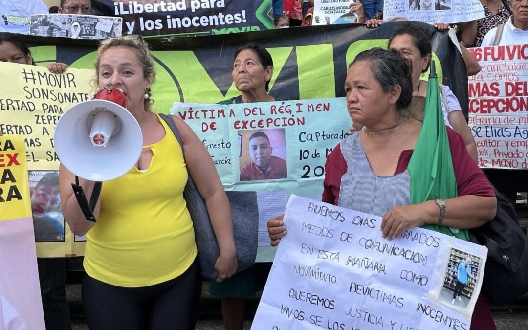 Families Urge Salvadoran Catholic Church to Intercede for Detainees Under State of Exception — Piden a la Iglesia Católica salvadoreña interceder por privados de libertad en régimen