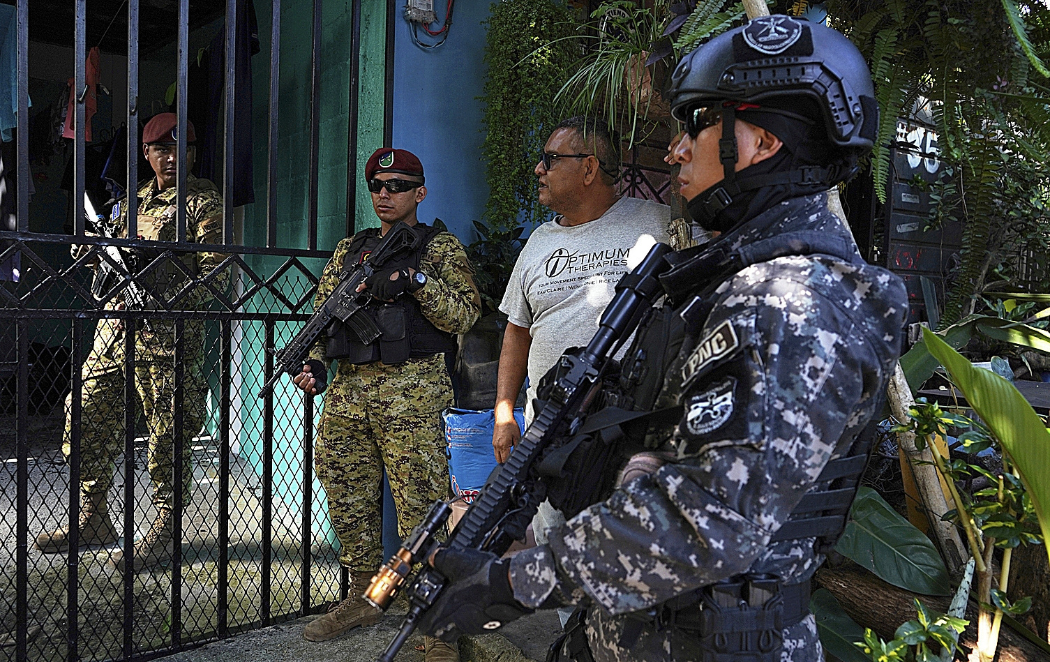 Bukele’s “New El Salvador”: Militarizing Education, Minors Tried as Adults, and Extended Prison Terms — El “nuevo El Salvador” de Bukele: militarizar la educación, menores juzgados como adultos y más años de prisión
