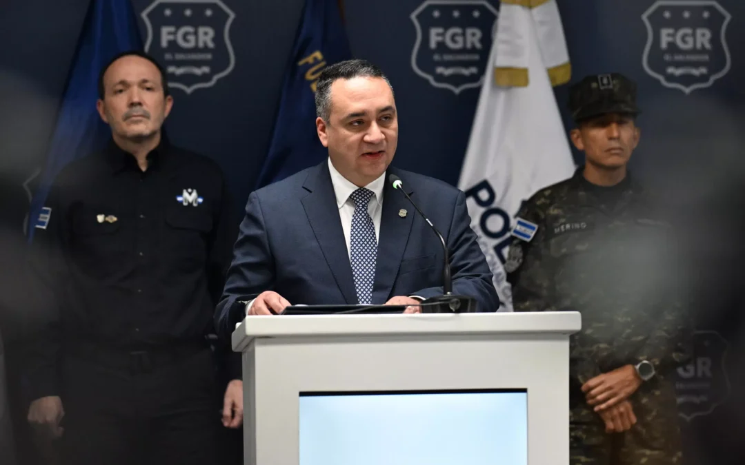El Salvador plans 600 mass trials for suspected gang members — El fiscal de El Salvador prevé 600 juicios colectivos para presuntos pandilleros