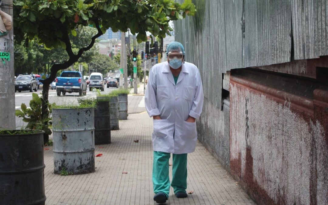 New Health Law Imposes “Slavery” Labor Conditions, SIMETRISSS Says — Nueva ley de salud impone condiciones laborales “de esclavitud” señala SIMETRISSS