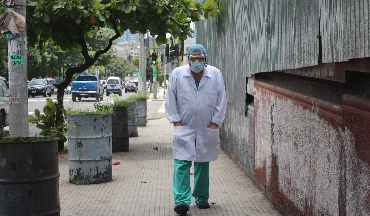 New Health Law Imposes “Slavery” Labor Conditions, SIMETRISSS Says — Nueva ley de salud impone condiciones laborales “de esclavitud” señala SIMETRISSS
