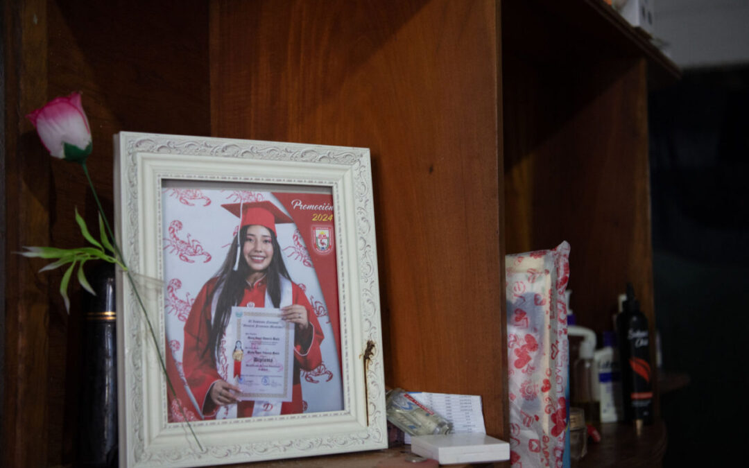 El Salvador: Melany’s Shattered Dream: From Bukele Government Scholar to Detainee Under the State of Exception — El Salvador. El sueño roto de Melany: de becaria del gobierno de Bukele a detenida bajo el régimen de excepción