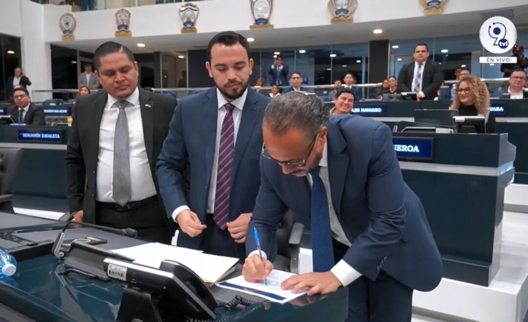 El Salvador Lacks Effective Legislature, IDEA Report Finds — El Salvador no cuenta con legislatura eficaz, señala informe de IDEA