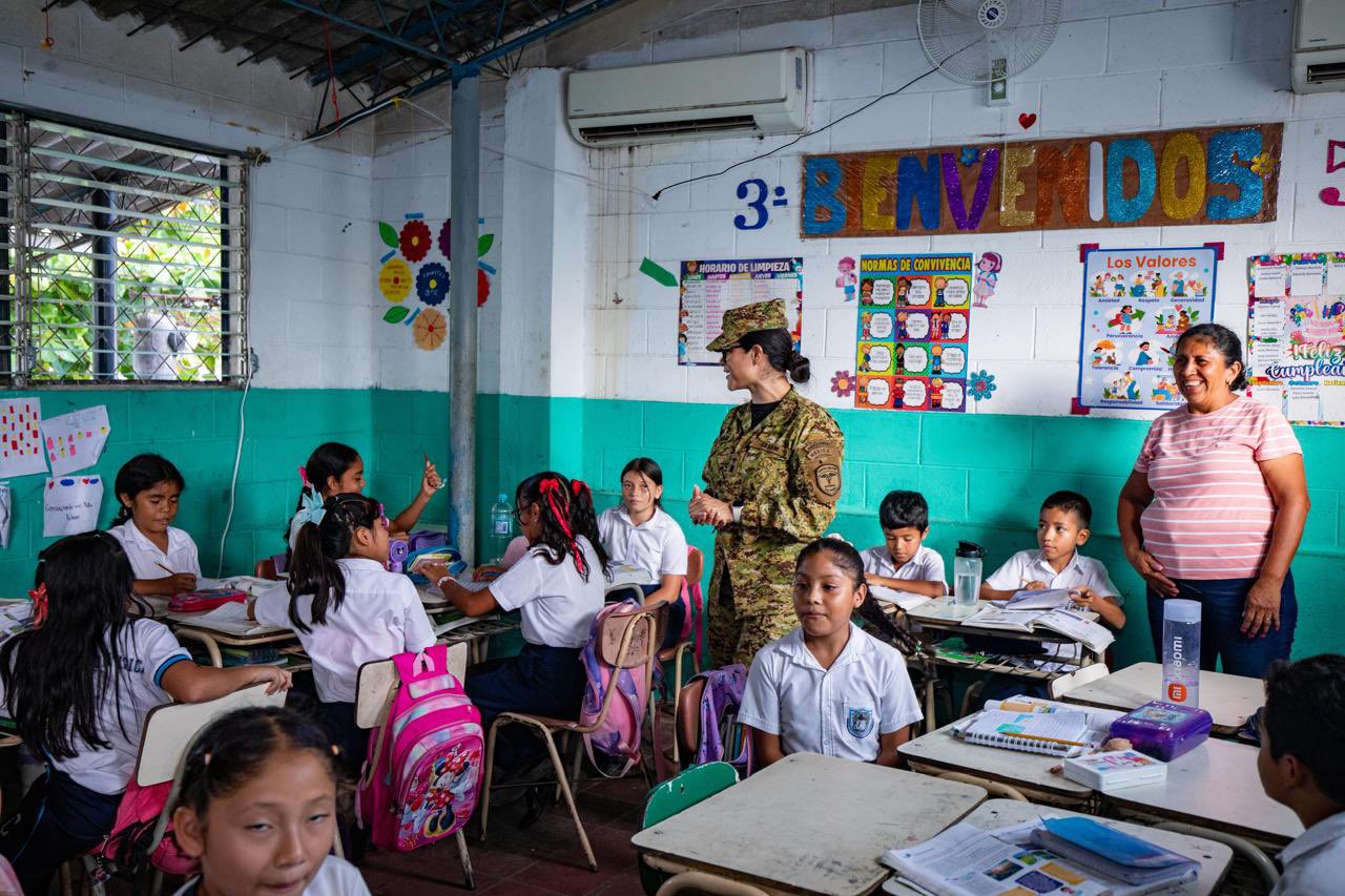 Education Minister Rejected in Mexico for Low Grades — Ministra de Educación fue rechazada en México por bajas notas