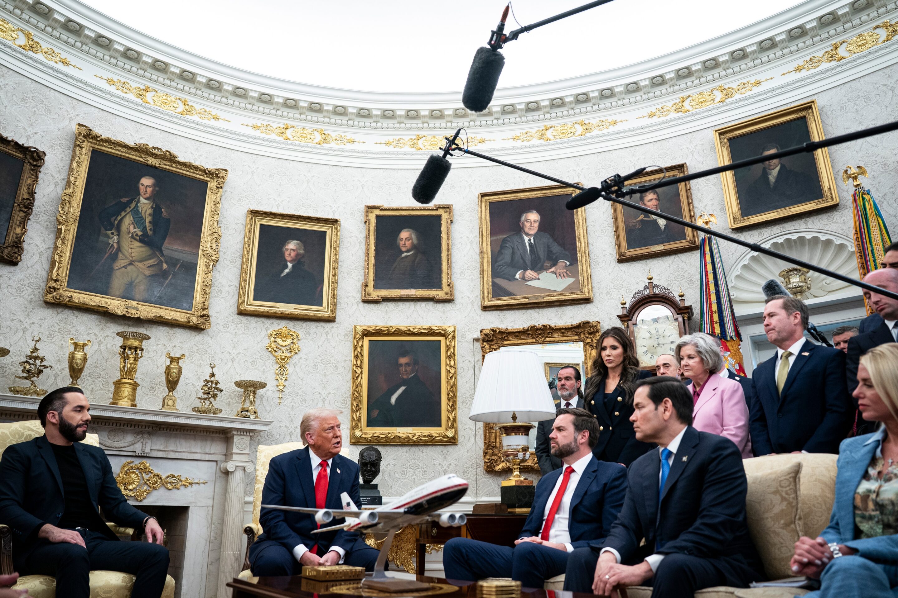U.S. plans to ease human rights criticism of El Salvador, Israel, Russia — Estados Unidos planea suavizar sus críticas en materia de derechos humanos contra El Salvador, Israel y Rusia