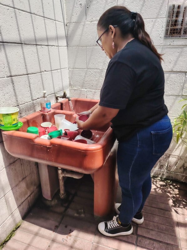 Domestic Workers: The Invisible Pillar of Thousands of Households in El Salvador — Las trabajadoras domésticas: el pilar invisible de miles de hogares en El Salvador