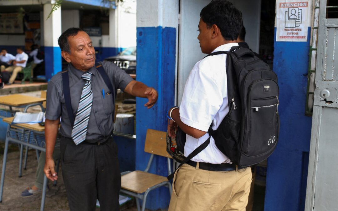 Minister of Education Dismisses Director and Deputy Director of INTI — Ministra de Educación destituye a director y subdirector del INTI
