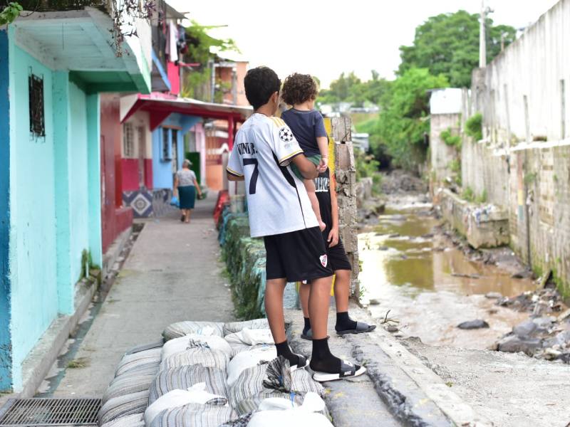 Residents of “Tutunichapa I” Resist Eviction Proposed by the Ministry of Housing — Habitantes de la «Tutunichapa I» se niegan al desalojo propuesto por el Ministerio de Vivienda