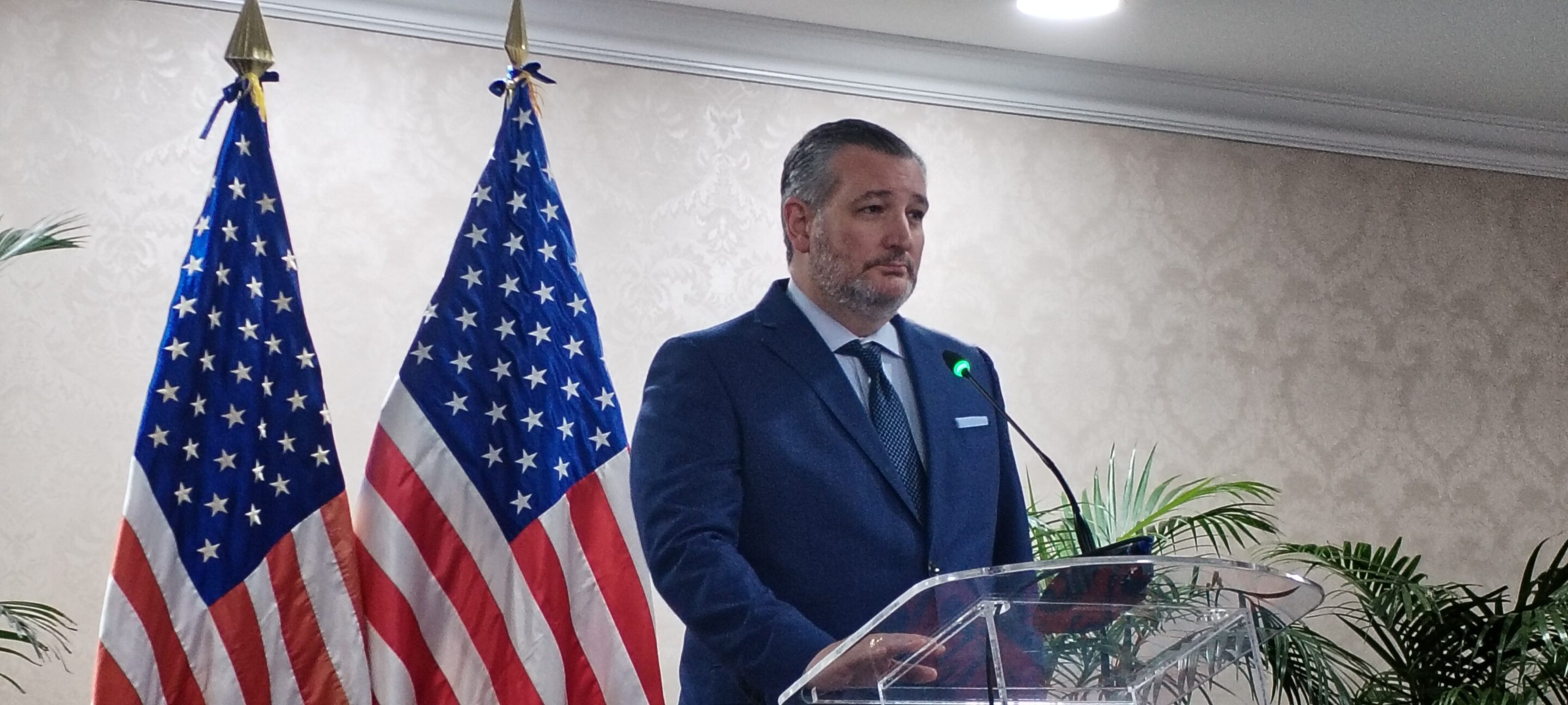 Senator Ted Cruz Visits El Salvador; Backs Returning Gang Leaders Indicted in the US — Senador Ted Cruz visita El Salvador; respalda devolver líderes pandilleros acusados en Estados Unidos