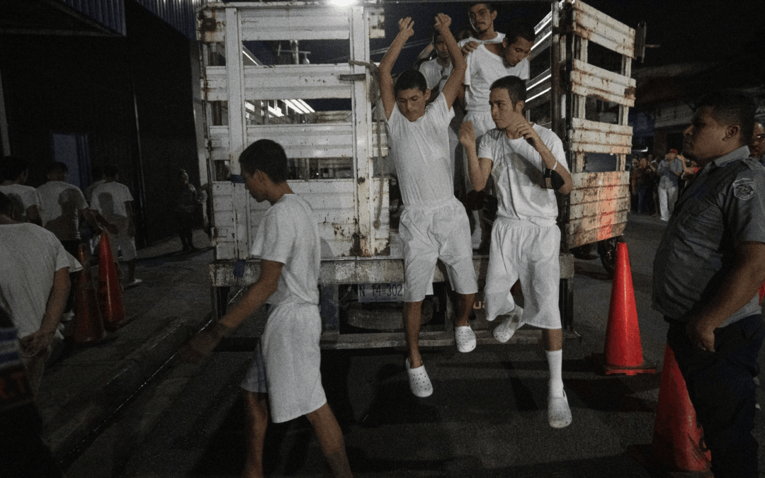 Reforms to Organized Crime Law Could Make Detainees Wait Two More Years to Be Charged — Capturados en régimen de excepción esperarían dos años más a ser acusados, por reformas a Ley contra Crimen Organizado