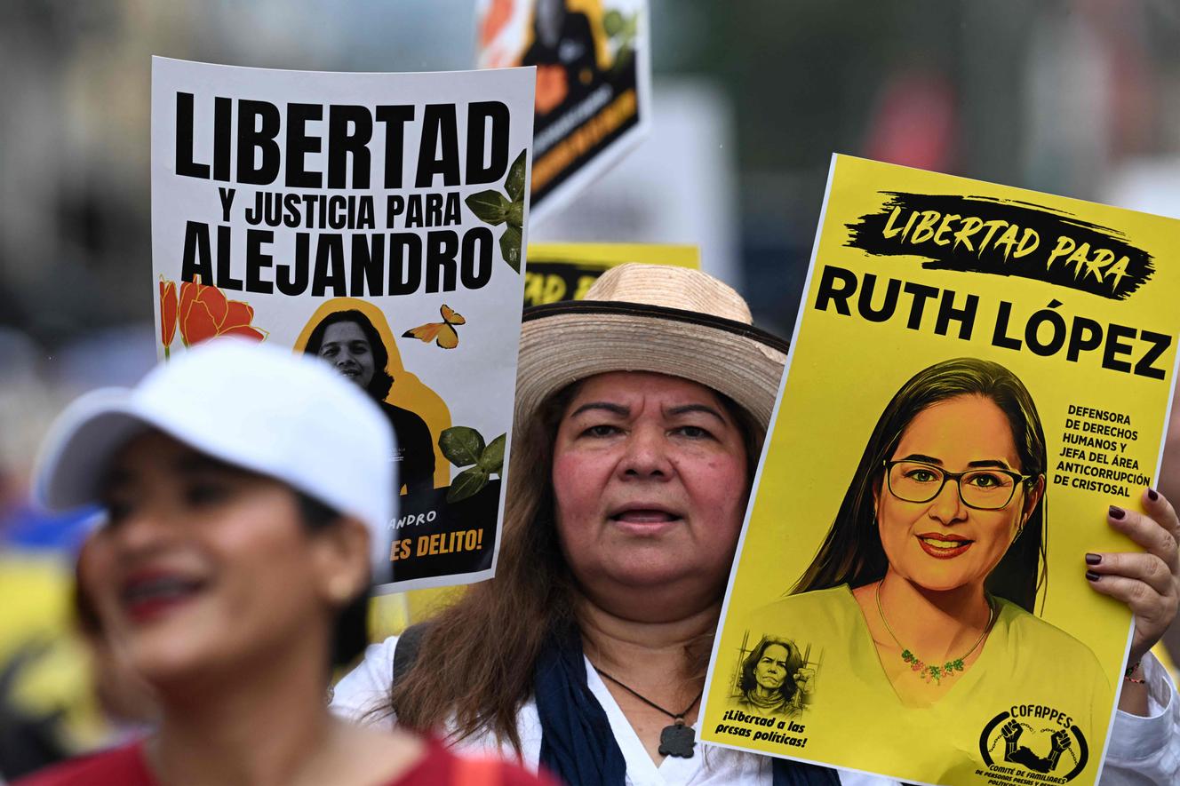 Fleeing Nayib Bukele’s authoritarian drift, dozens of Salvadorans take refuge in Guatemala — Huyendo de la deriva autoritaria de Nayib Bukele, decenas de salvadoreños se refugian en Guatemala