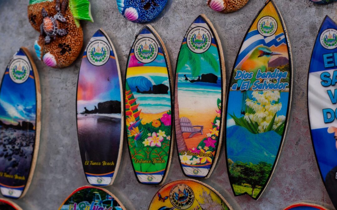 El Salvador: From ‘Surf City’ beaches to overflowing prisons, the two sides of the Bukele model — El Salvador: De las playas de “Surf City” a las prisiones desbordadas, las dos caras del modelo Bukele