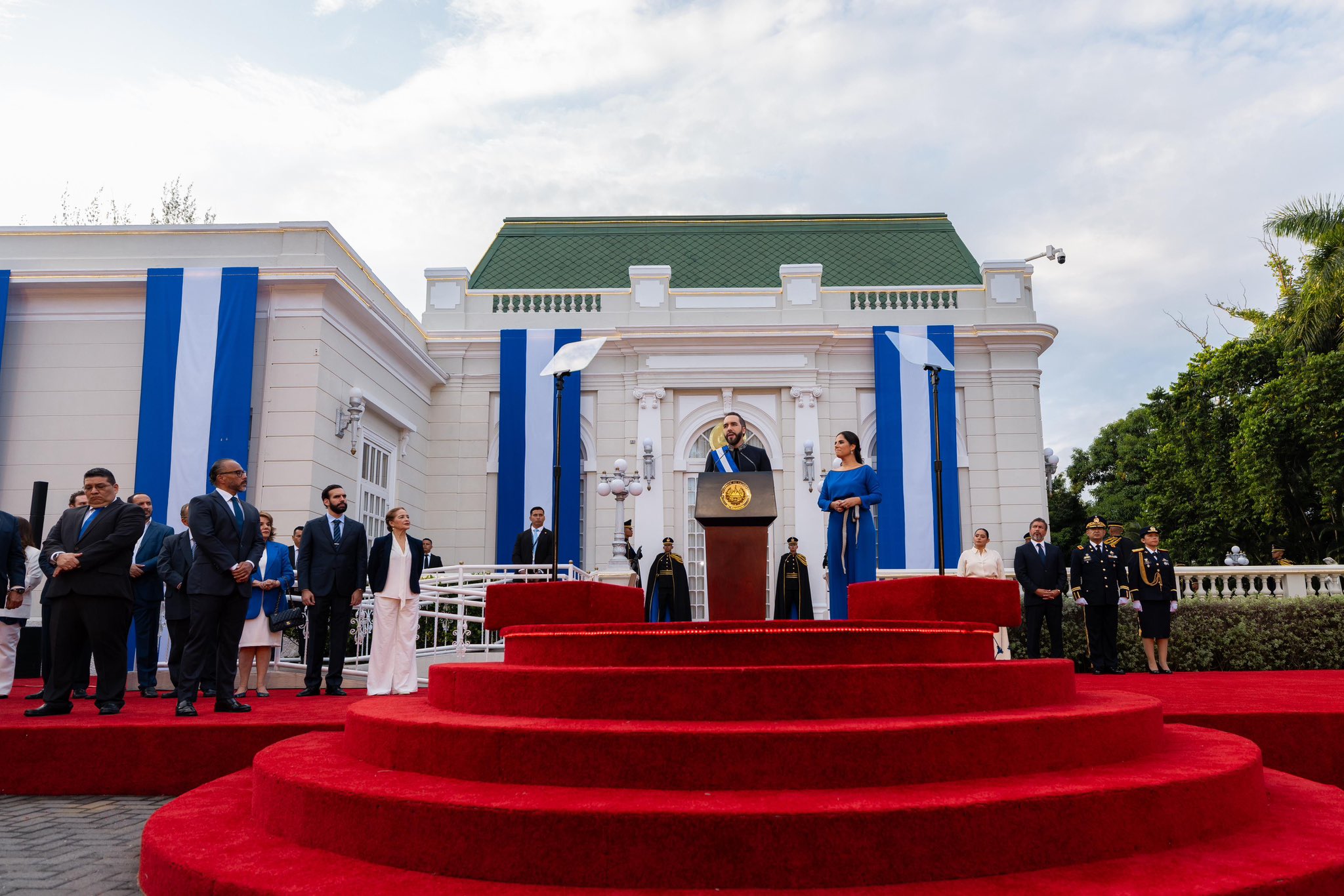 U.S. Urges El Salvador to Publish More Procurement Information — EE.UU. sugiere a El Salvador publique más información de contrataciones