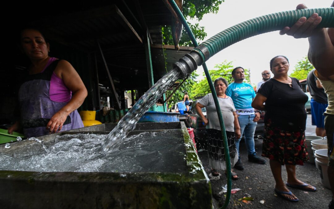 Water Shortages Rooted in Corruption — Falta de agua y la corrupción como raíz