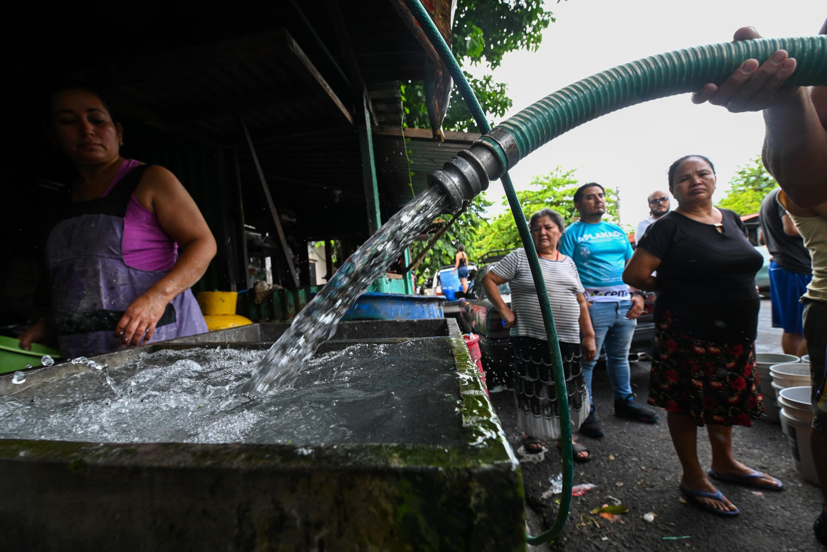 Water Shortages Rooted in Corruption — Falta de agua y la corrupción como raíz
