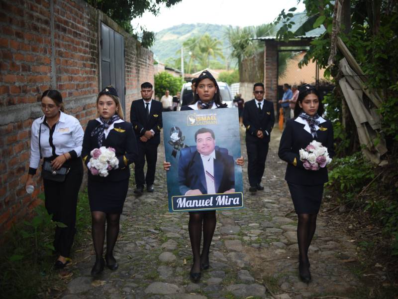 Family of Deceased Teacher Says He Suffered Abuse in Prison — Familia de profesor fallecido dice que sufrió maltrato en penal
